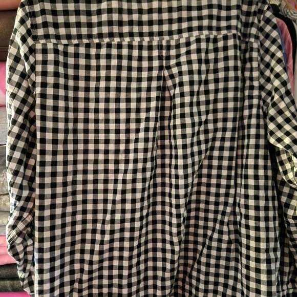 Button down - Picture 3 of 4